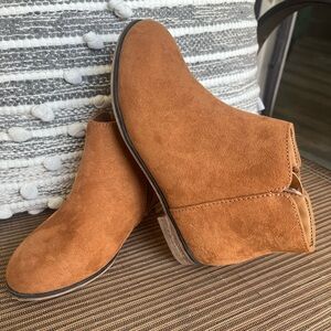Cat & Jack Camel Suede Ankle Boots